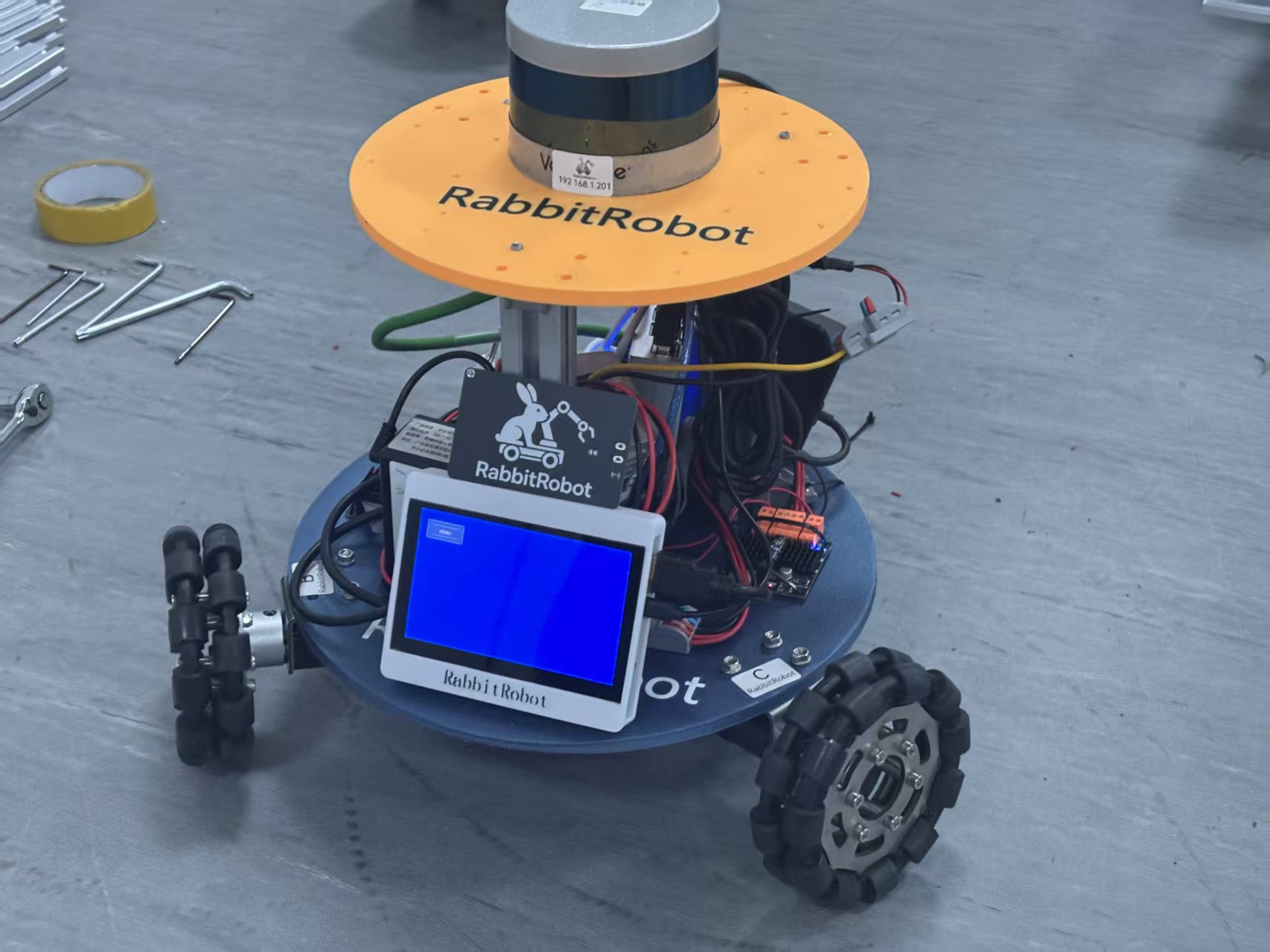 RabbitRobot 圆形全向轮小车实物